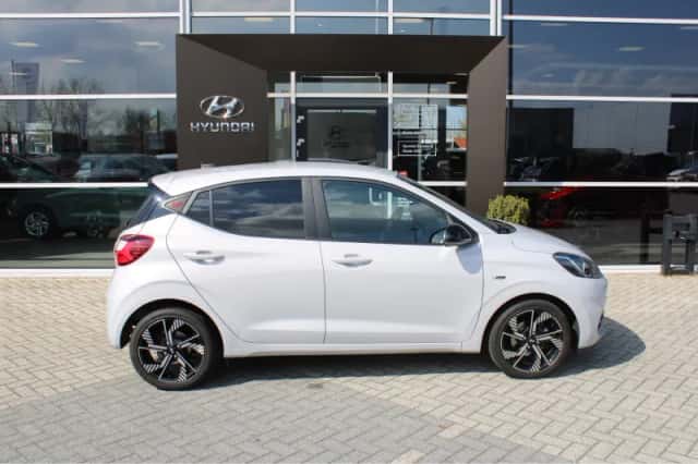 Hyundai i10 (2023) thumbnail 5
