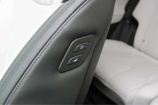 Hyundai Santa Fe (2022) thumbnail 11