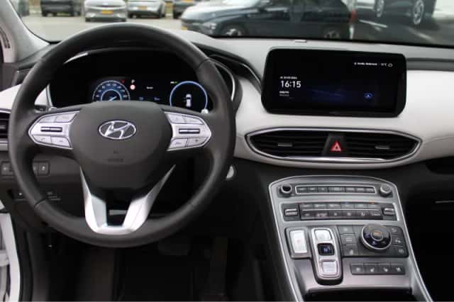 Hyundai Santa Fe (2022) thumbnail 20