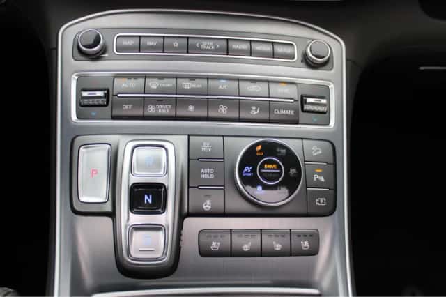 Hyundai Santa Fe (2022) thumbnail 29