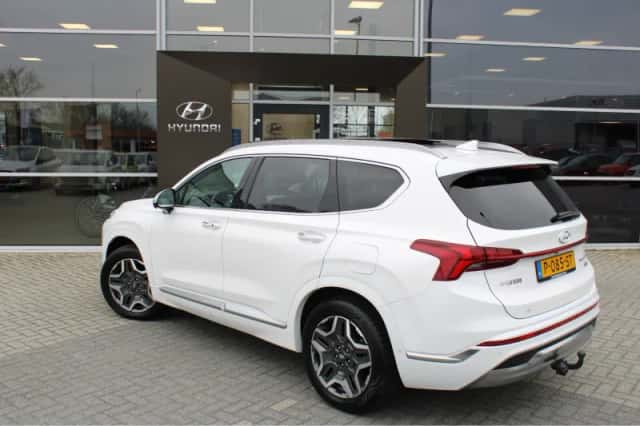 Hyundai Santa Fe (2022) thumbnail 5