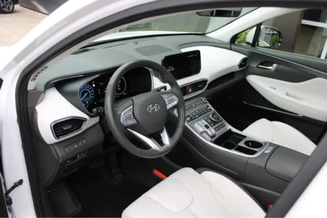 Hyundai Santa Fe (2022) thumbnail 7