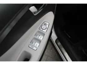 Hyundai Santa Fe (2022) thumbnail 8
