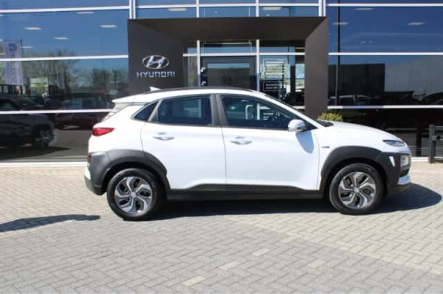 Hyundai Kona (2021) thumbnail 4