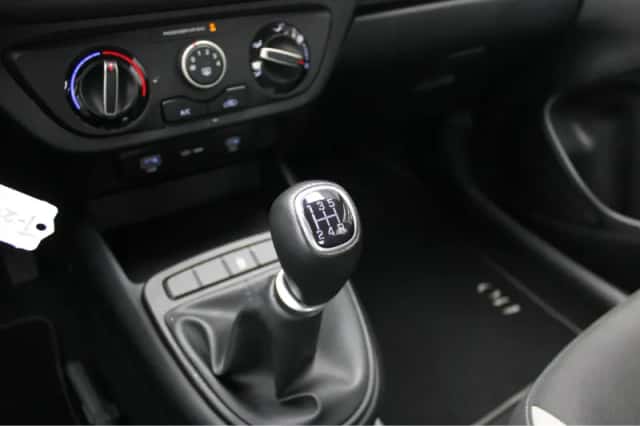Hyundai i10 (2023) thumbnail 18