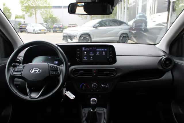 Hyundai i10 (2023) thumbnail 22