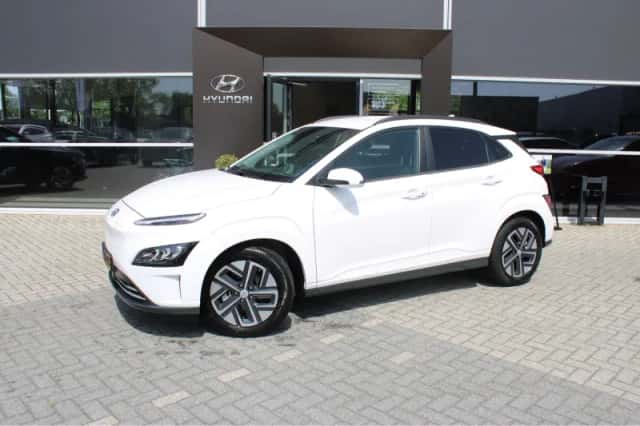 Hyundai Kona (2023) thumbnail 2