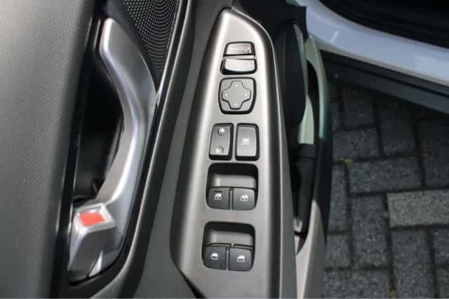 Hyundai Kona (2023) thumbnail 11