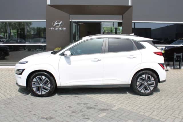 Hyundai Kona (2023) thumbnail 3