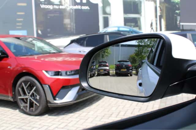 Hyundai Kona (2023) thumbnail 8