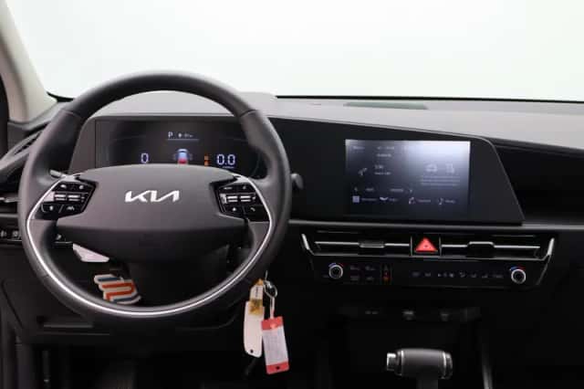 Kia Niro (2023) thumbnail 3