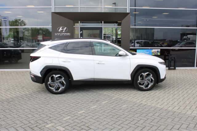 Hyundai Tucson (2024) thumbnail 3