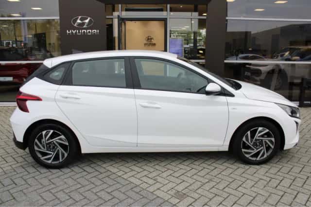 Hyundai i20 (2024) thumbnail 4