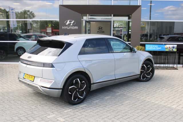 Hyundai Ioniq 5 (2021) thumbnail 2