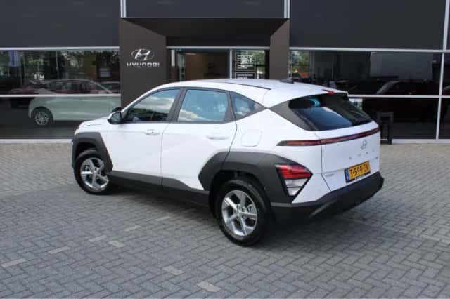 Hyundai Kona (2023) thumbnail 5