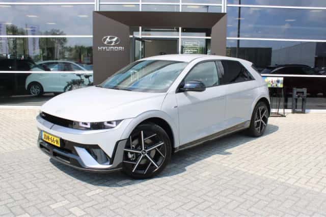 Hyundai Ioniq 5 (2025) thumbnail 1