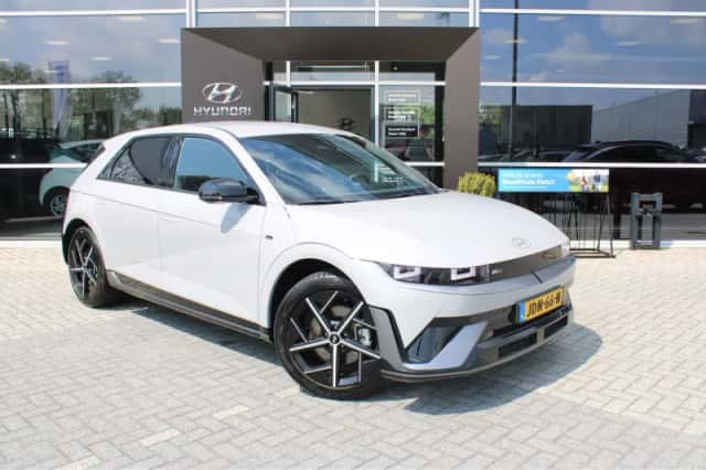 Hyundai Ioniq 5 (2025) thumbnail 2