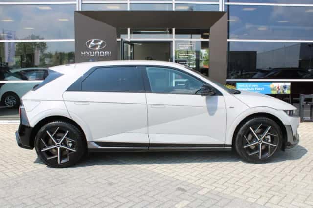 Hyundai Ioniq 5 (2025) thumbnail 3