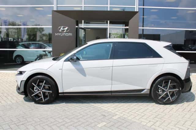 Hyundai Ioniq 5 (2025) thumbnail 4