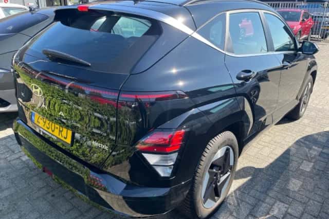 Hyundai Kona Electric (2026) thumbnail 1