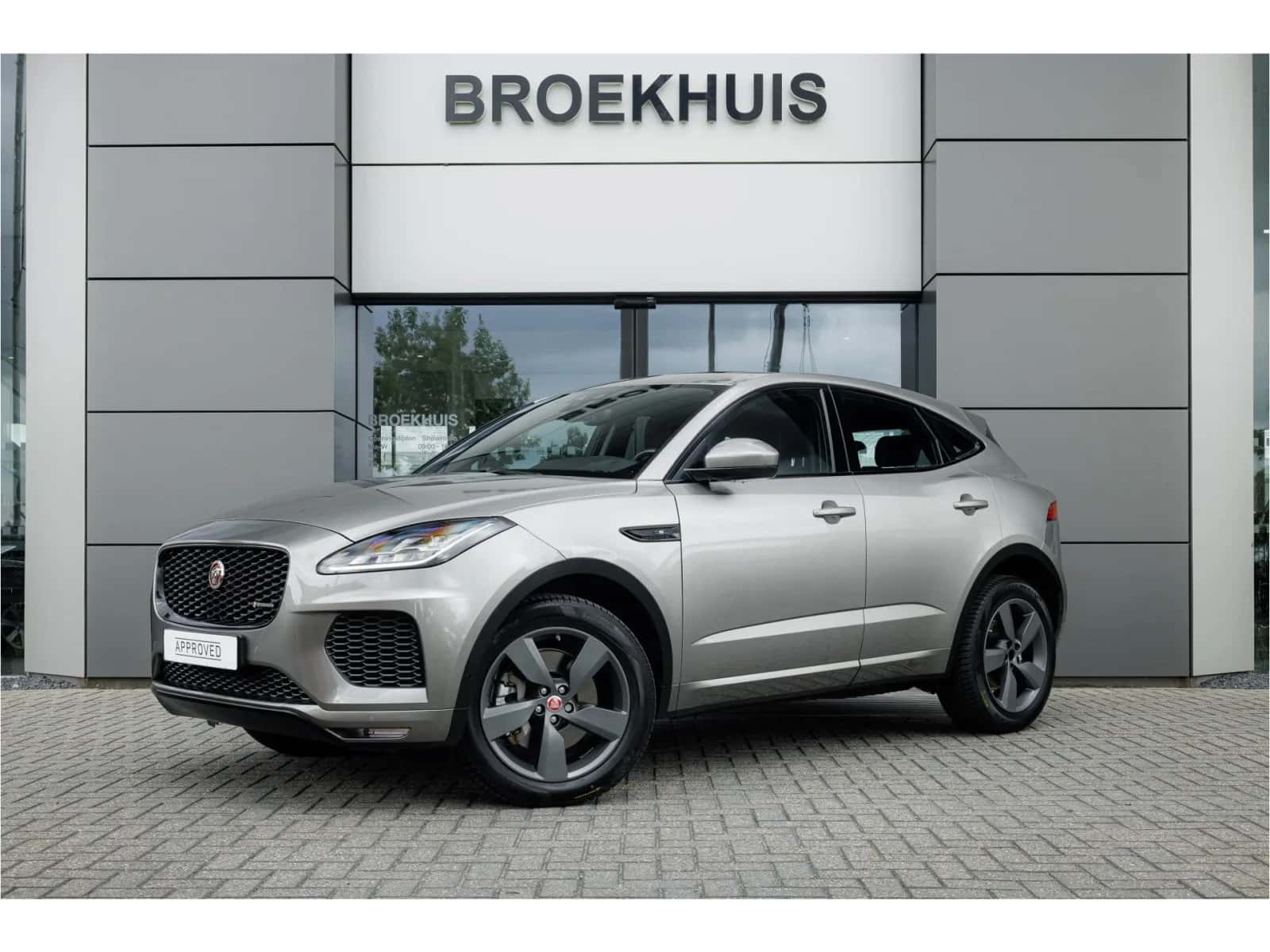 Jaguar E-Pace (2019) — foto 1