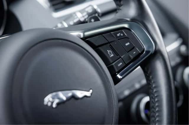 Jaguar E-Pace (2019) thumbnail 21