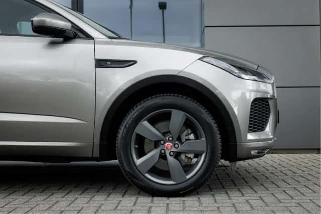 Jaguar E-Pace (2019) thumbnail 6