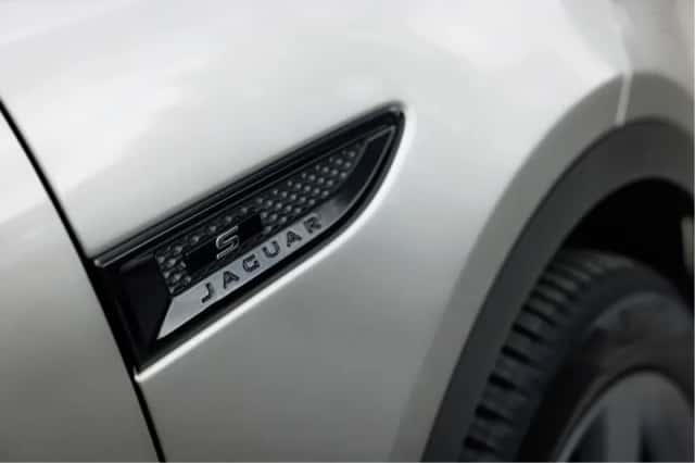Jaguar E-Pace (2019) thumbnail 9