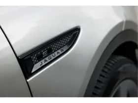 Jaguar E-Pace (2019) thumbnail 9