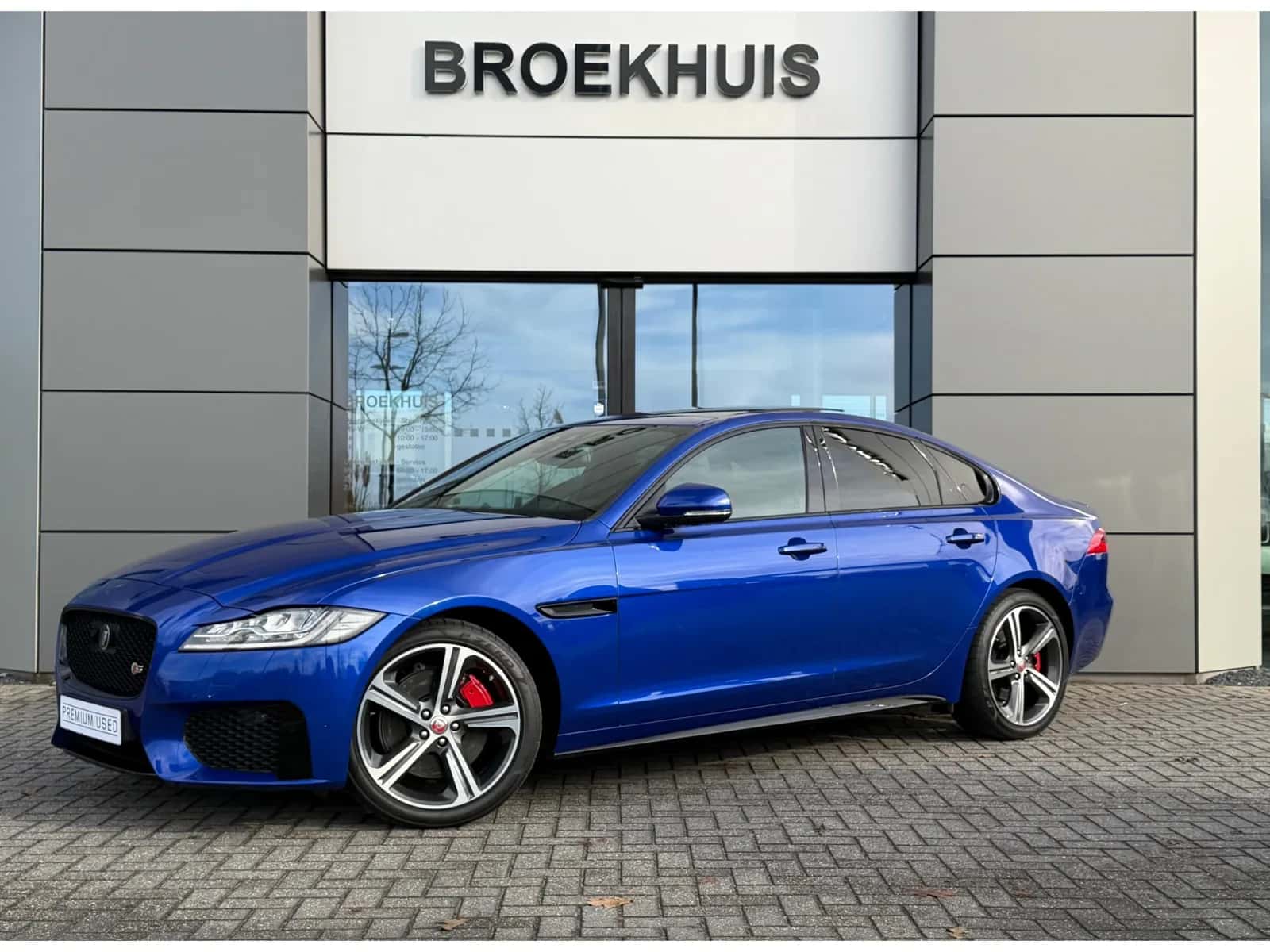 Jaguar XF (2017) — foto 1
