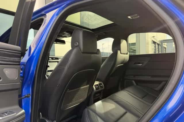 Jaguar XF (2017) thumbnail 15