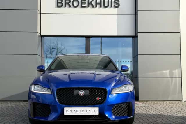 Jaguar XF (2017) thumbnail 3