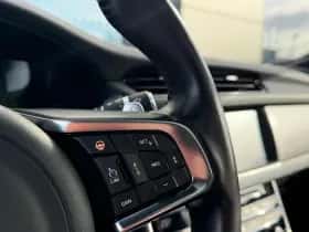 Jaguar XF (2017) thumbnail 21
