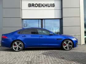 Jaguar XF (2017) thumbnail 8