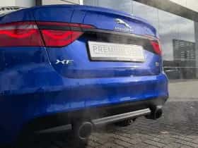 Jaguar XF (2017) thumbnail 10