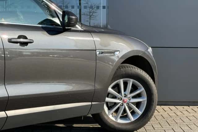 Jaguar F-Pace (2019) thumbnail 7