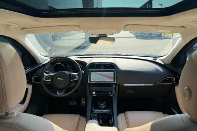 Jaguar F-Pace (2019) thumbnail 9