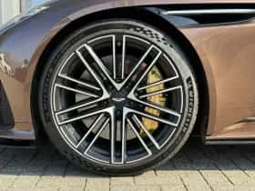 Aston Martin DB12 Volante (2024) thumbnail 12