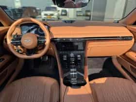 Aston Martin DB12 Volante (2024) thumbnail 14