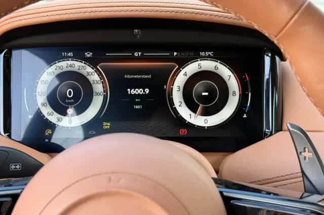 Aston Martin DB12 Volante (2024) thumbnail 16