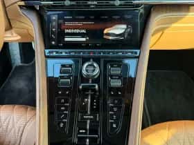 Aston Martin DB12 Volante (2024) thumbnail 18