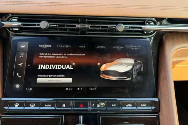 Aston Martin DB12 Volante (2024) thumbnail 20