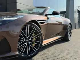 Aston Martin DB12 Volante (2024) thumbnail 7