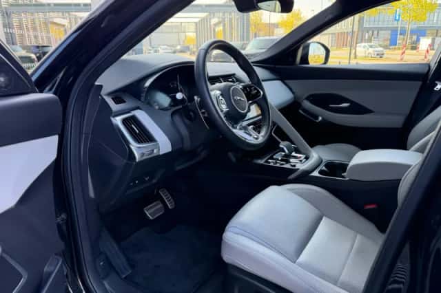 Jaguar E-Pace (2025) thumbnail 12
