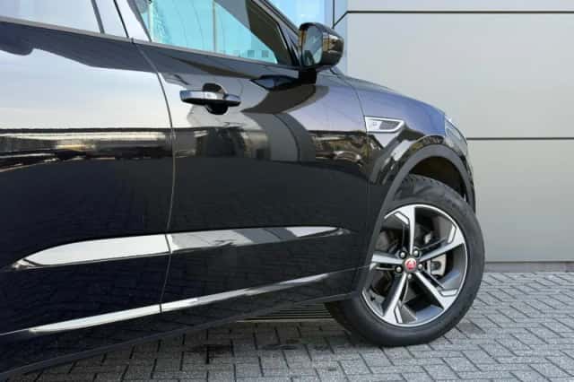 Jaguar E-Pace (2025) thumbnail 8