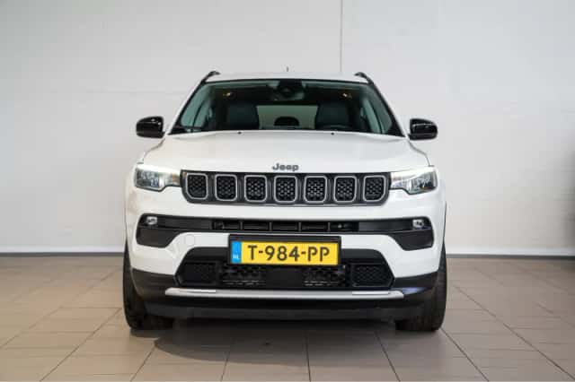 Jeep Compass (2023) thumbnail 2