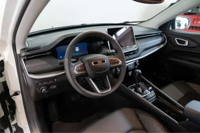Jeep Compass (2023) thumbnail 14