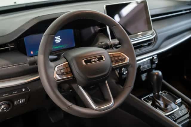 Jeep Compass (2023) thumbnail 15