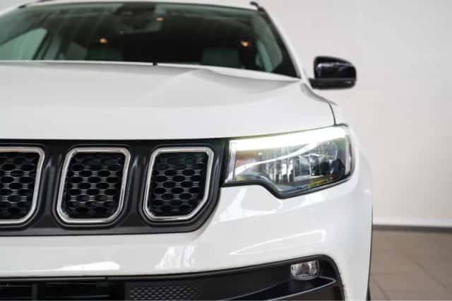 Jeep Compass (2023) thumbnail 3