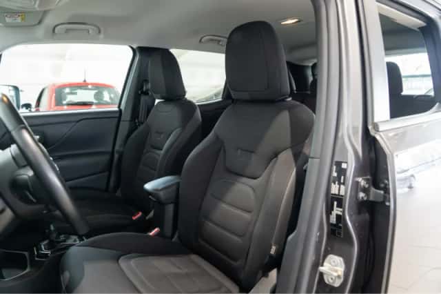 Jeep Renegade (2016) thumbnail 12